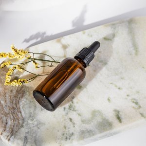 Benefits of Coconut Oil for Hair and Skin: A Practical Guide | tna W rna